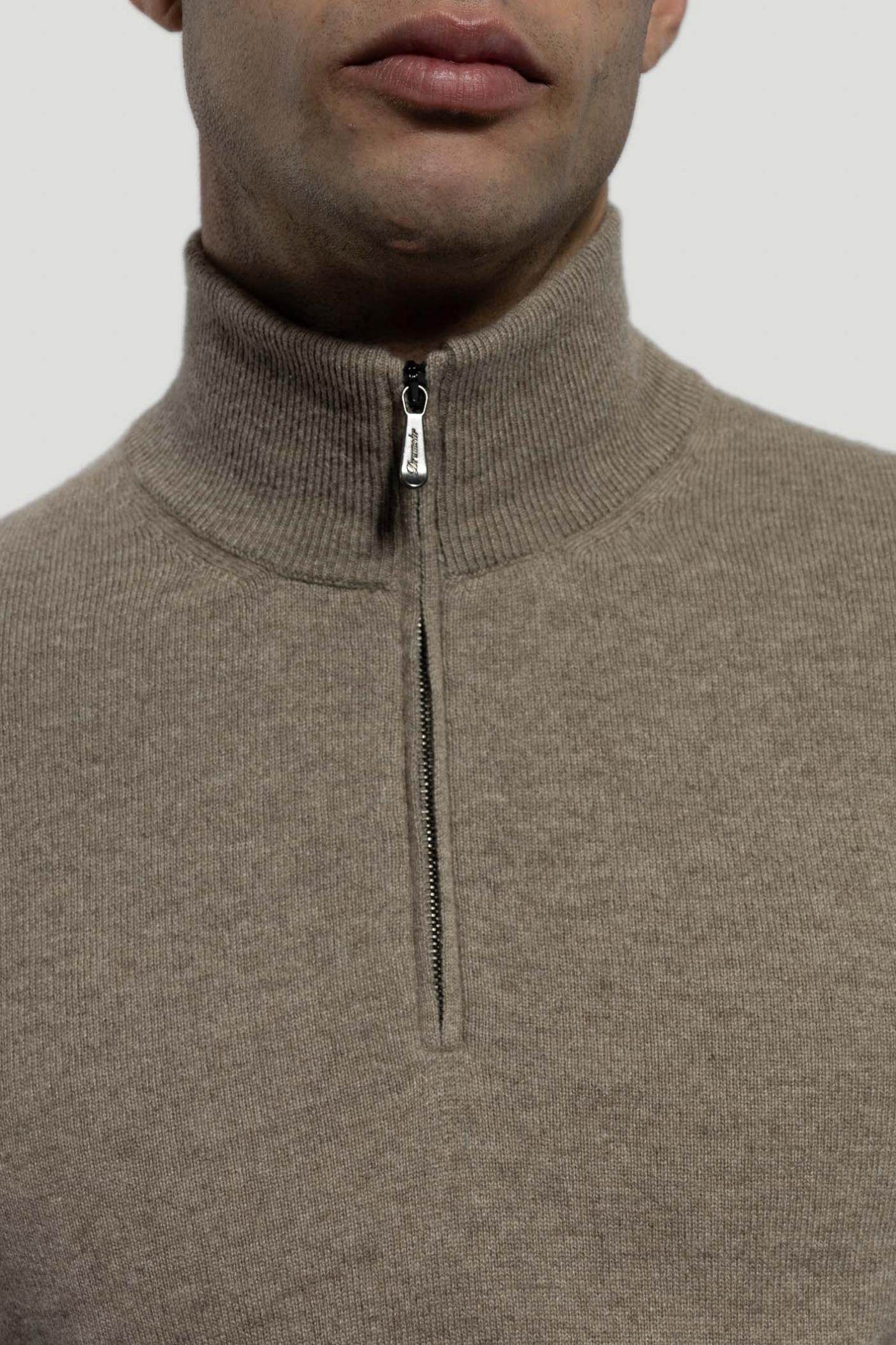 Henley Neckline with zipper in Cashmere